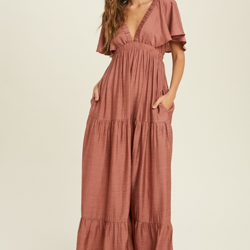 Wishlist  Sienna Flutter Sleeve Tired Maxi Dress